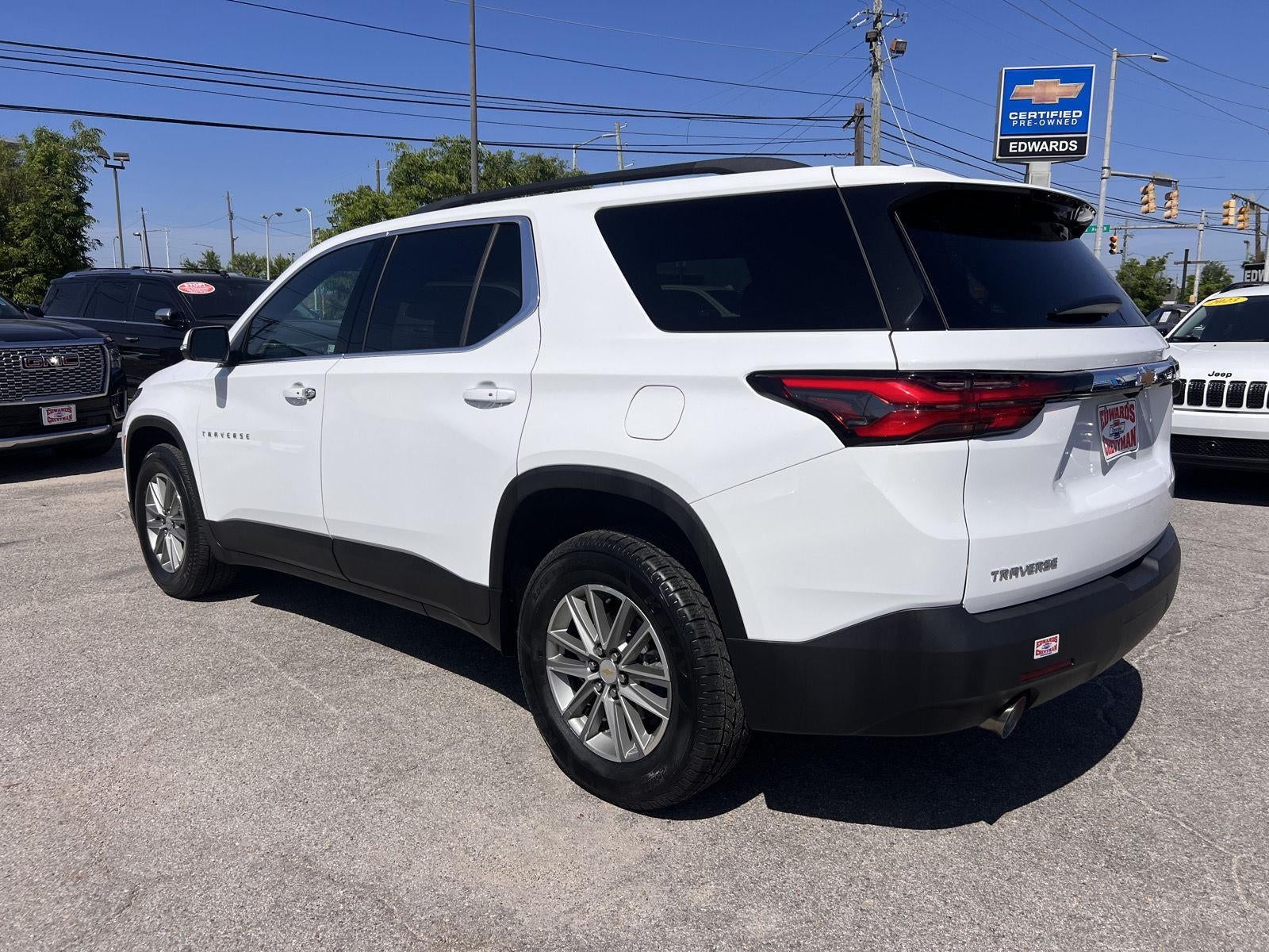 2023 Chevrolet Traverse LT Cloth