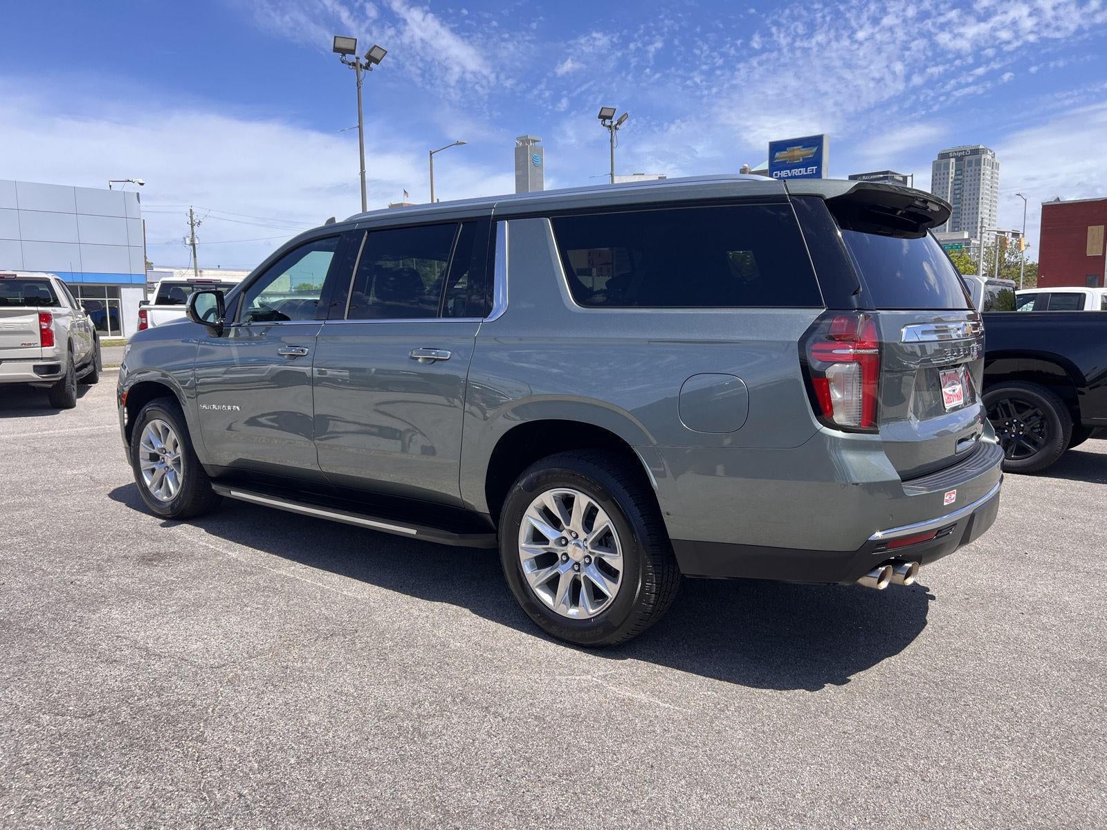 2023 Chevrolet Suburban Premier