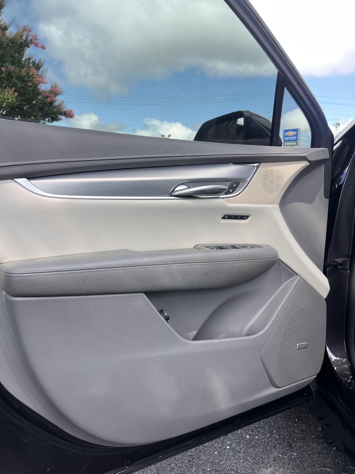 2017 Cadillac XT5 Premium Luxury FWD