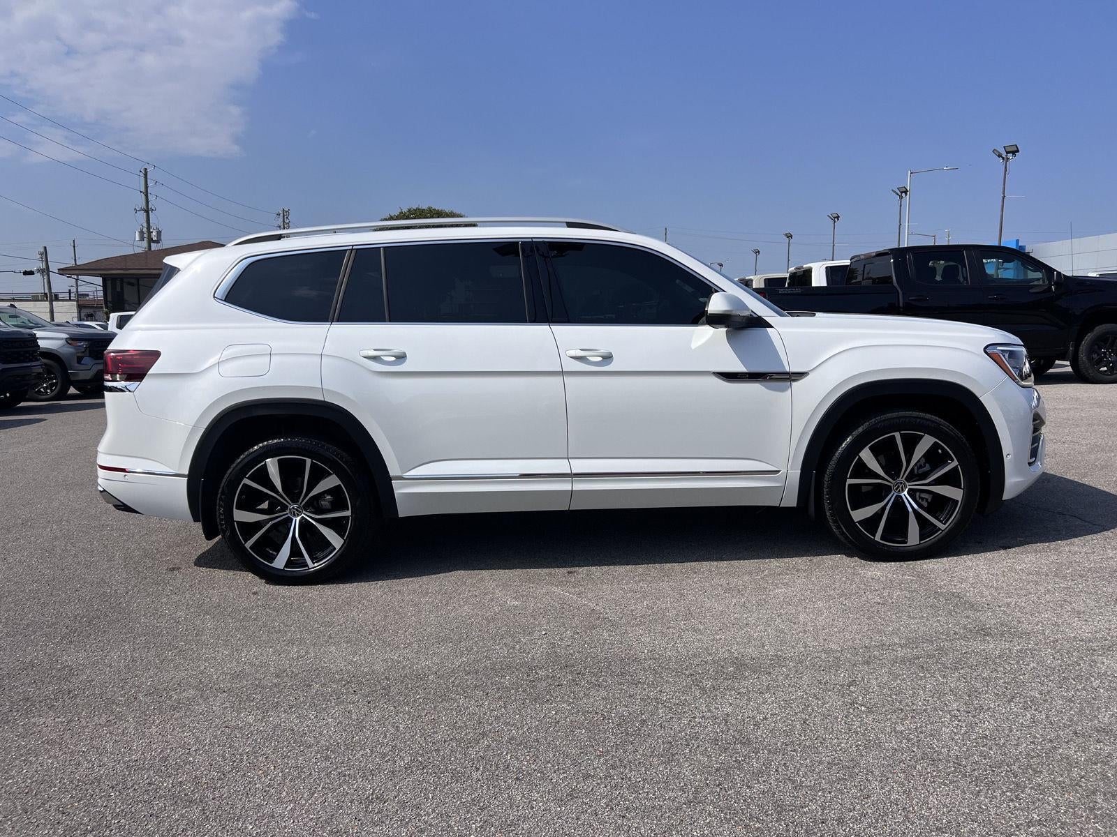 2025 Volkswagen Atlas 2.0T SEL Premium R-Line