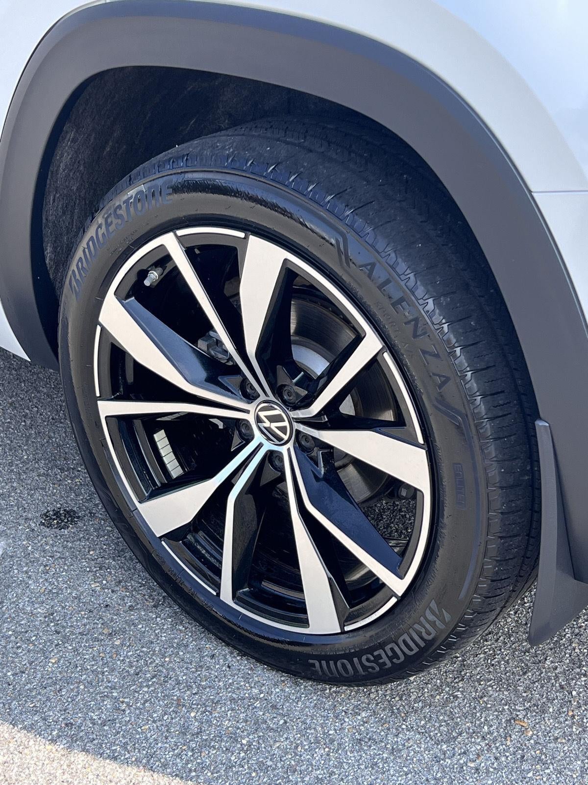 2025 Volkswagen Atlas 2.0T SEL Premium R-Line
