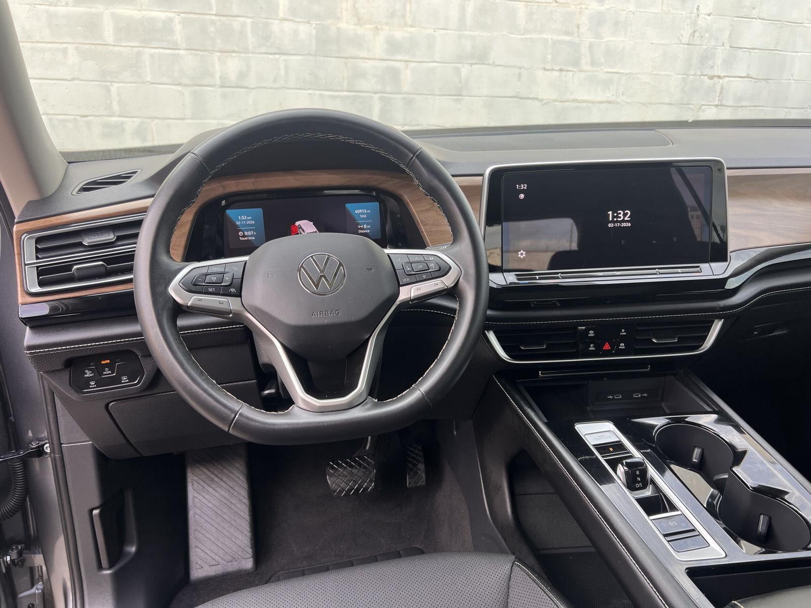 2024 Volkswagen Atlas 2.0T SE w/Technology