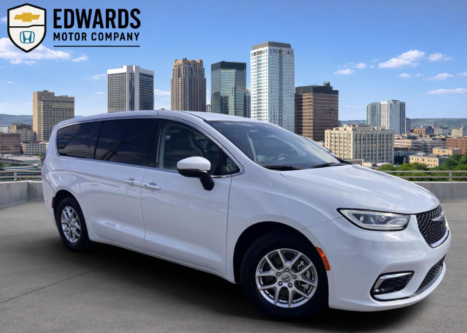 2023 Chrysler Pacifica Touring L