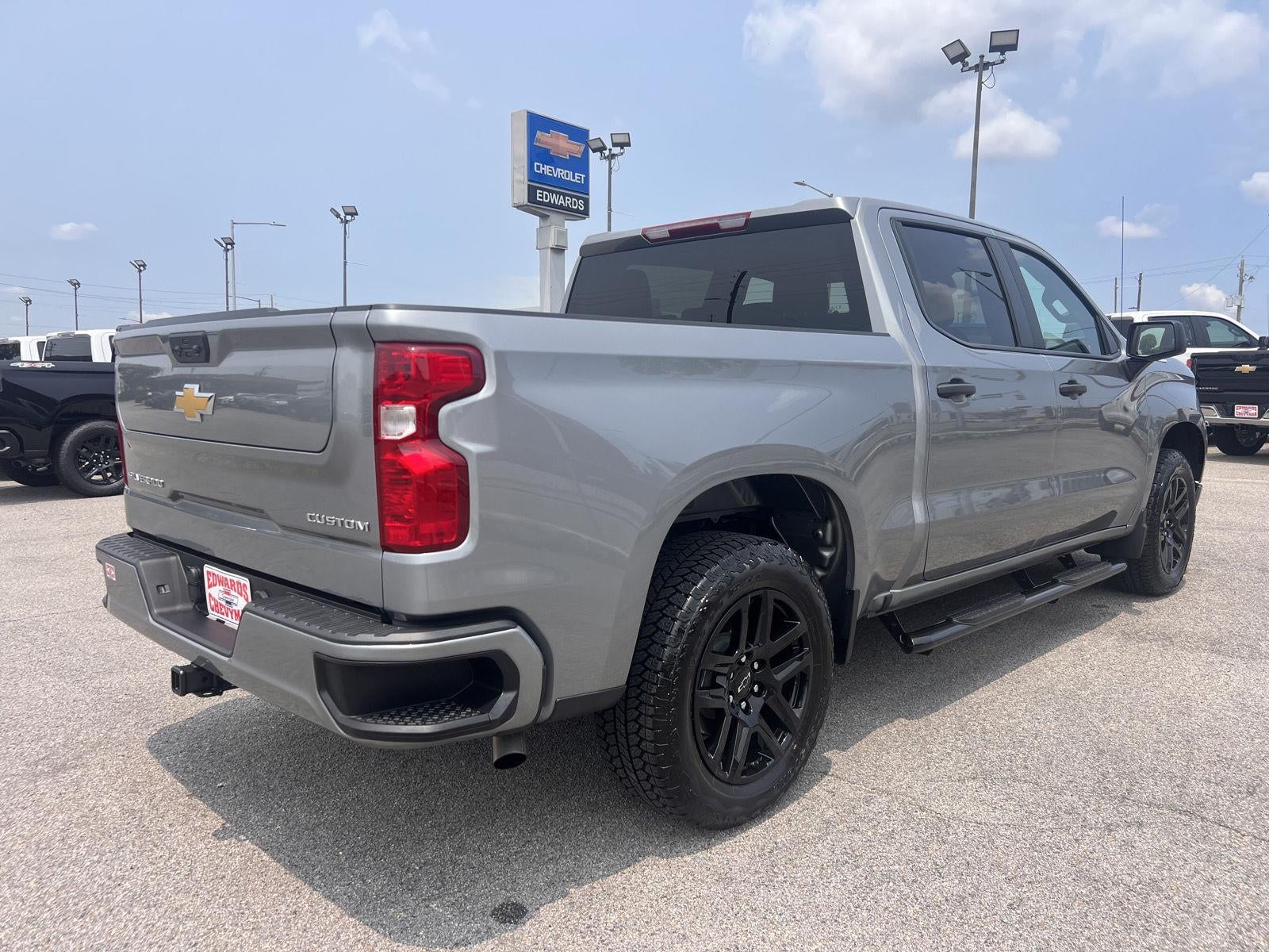 2025 Chevrolet Silverado 1500 Custom