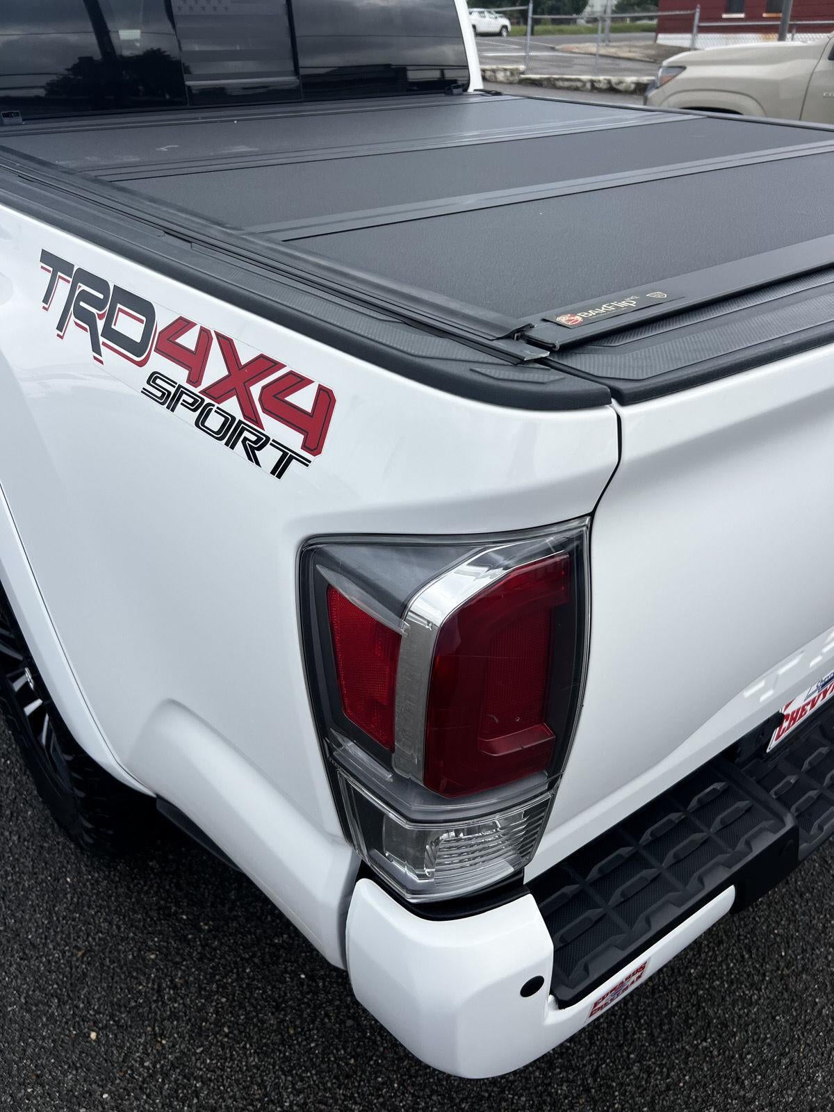 2022 Toyota Tacoma 4WD SR