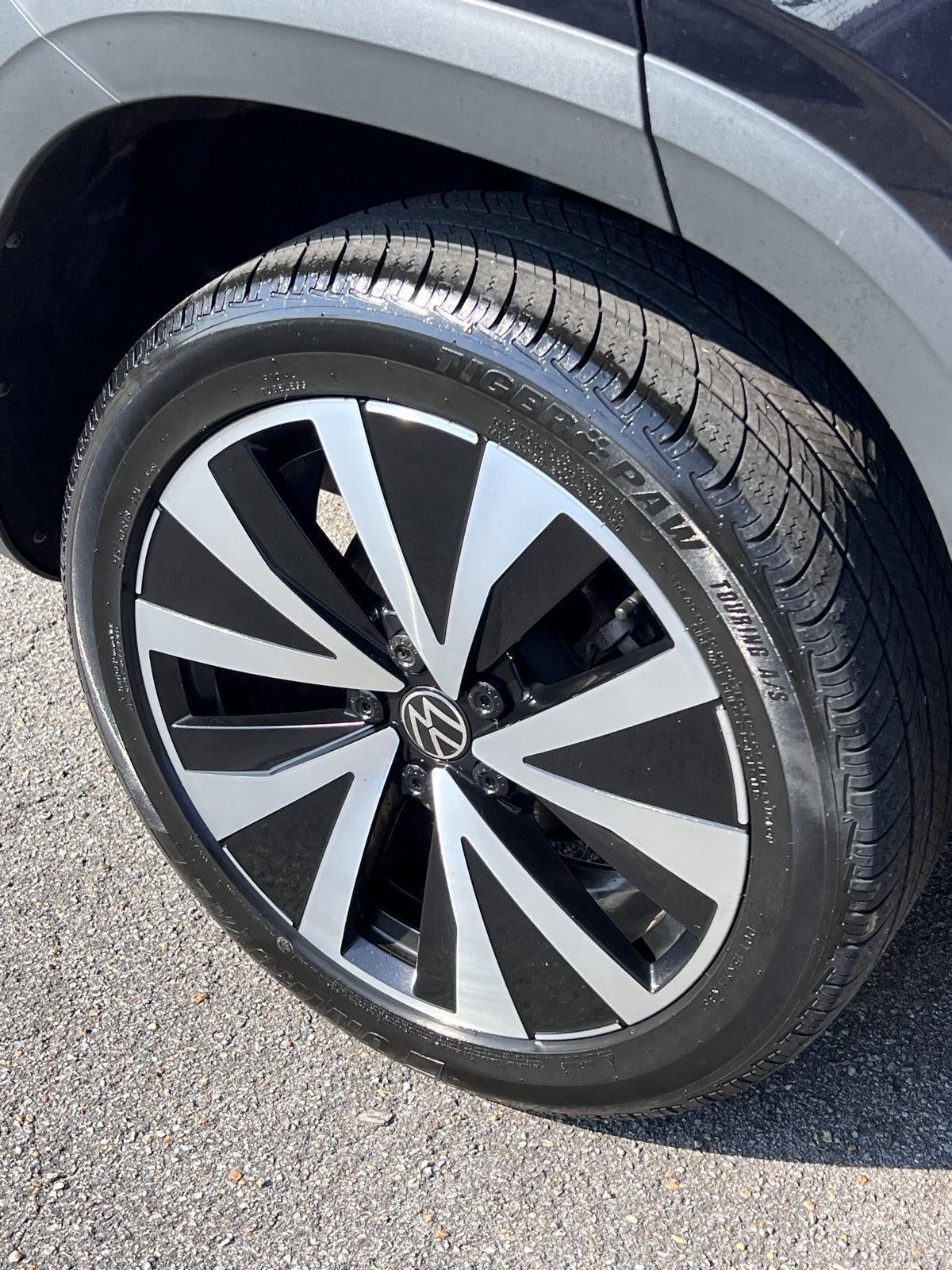 2024 Volkswagen Taos SE