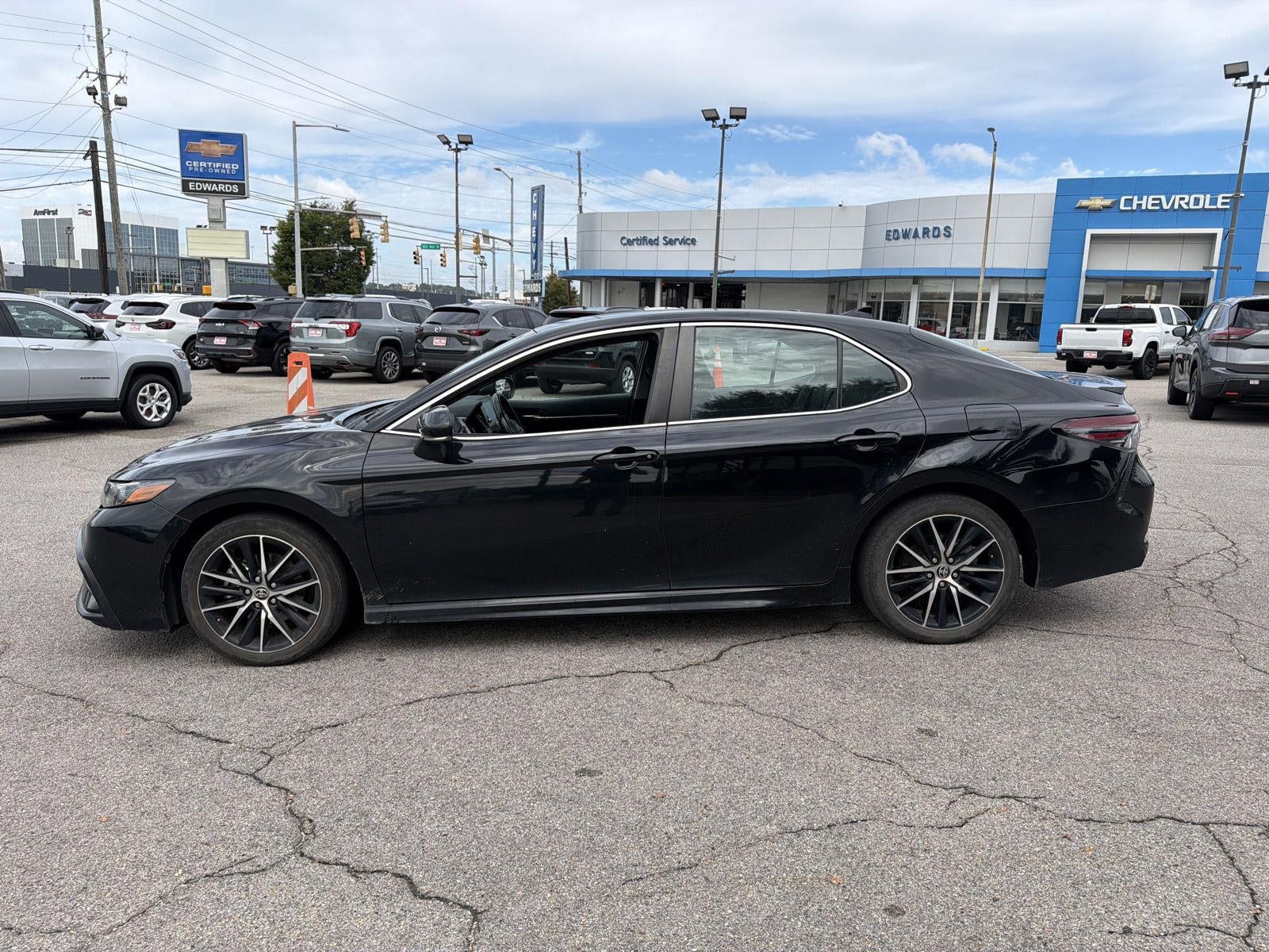 2023 Toyota Camry SE