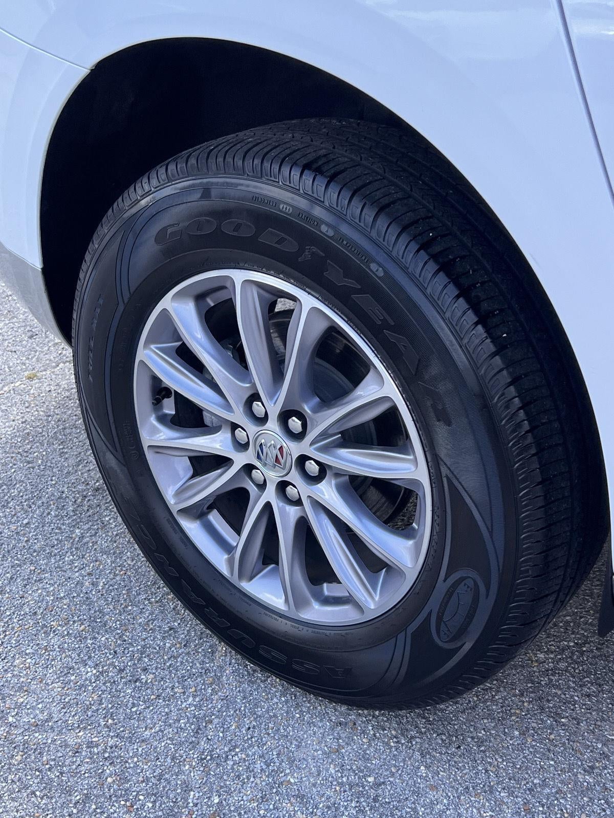 2023 Buick Enclave Essence