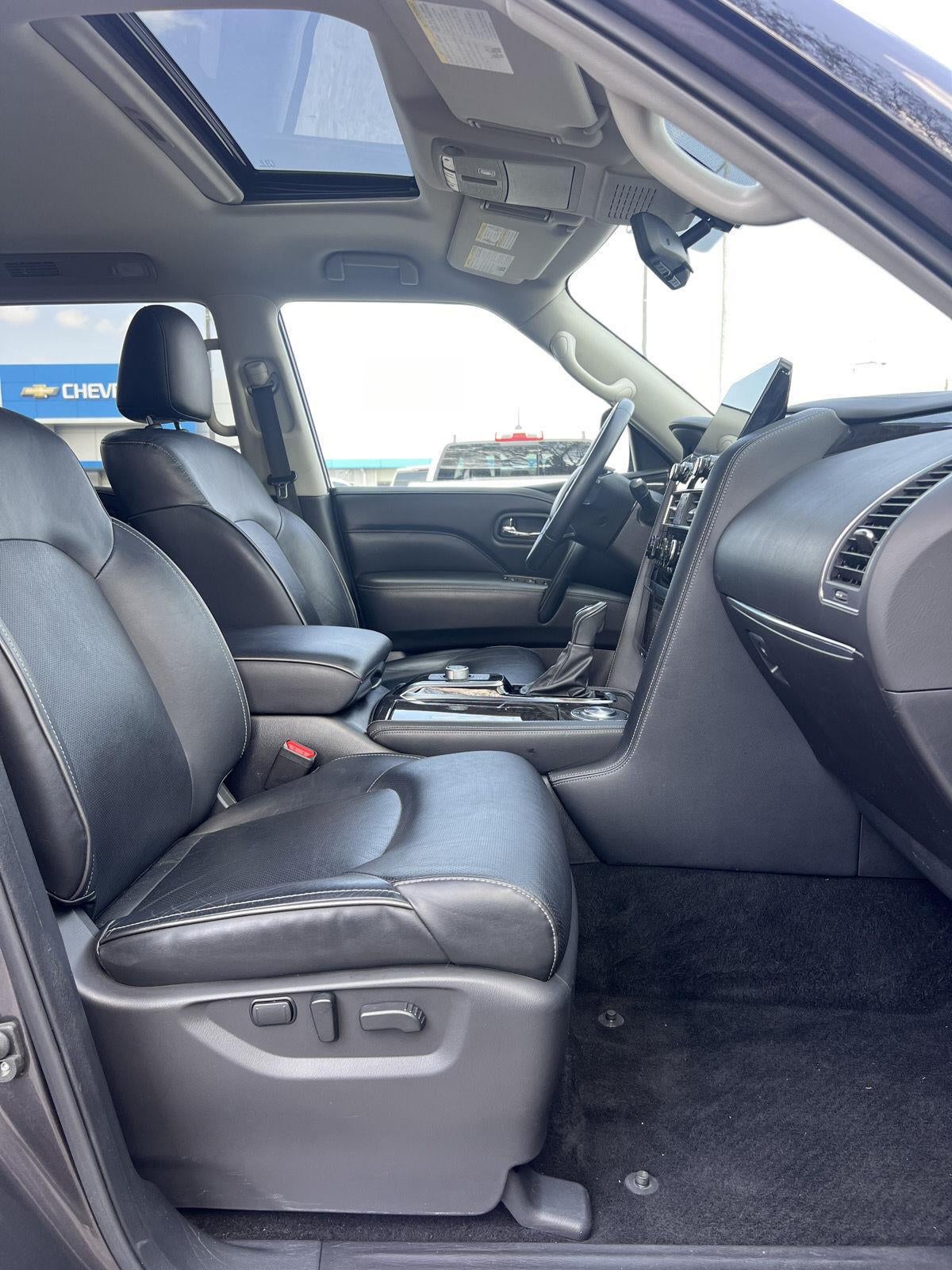 2024 INFINITI QX80 LUXE