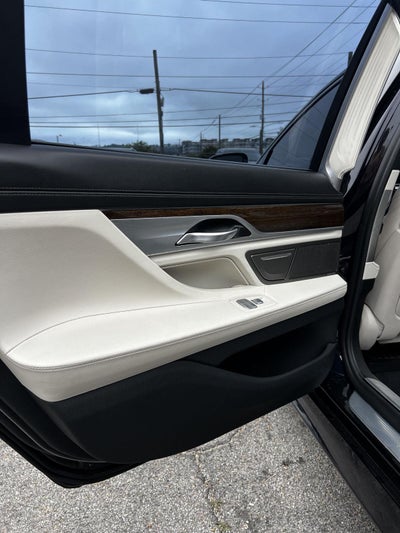 2019 BMW 7 Series 740i