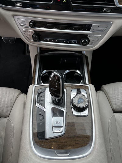 2019 BMW 7 Series 740i