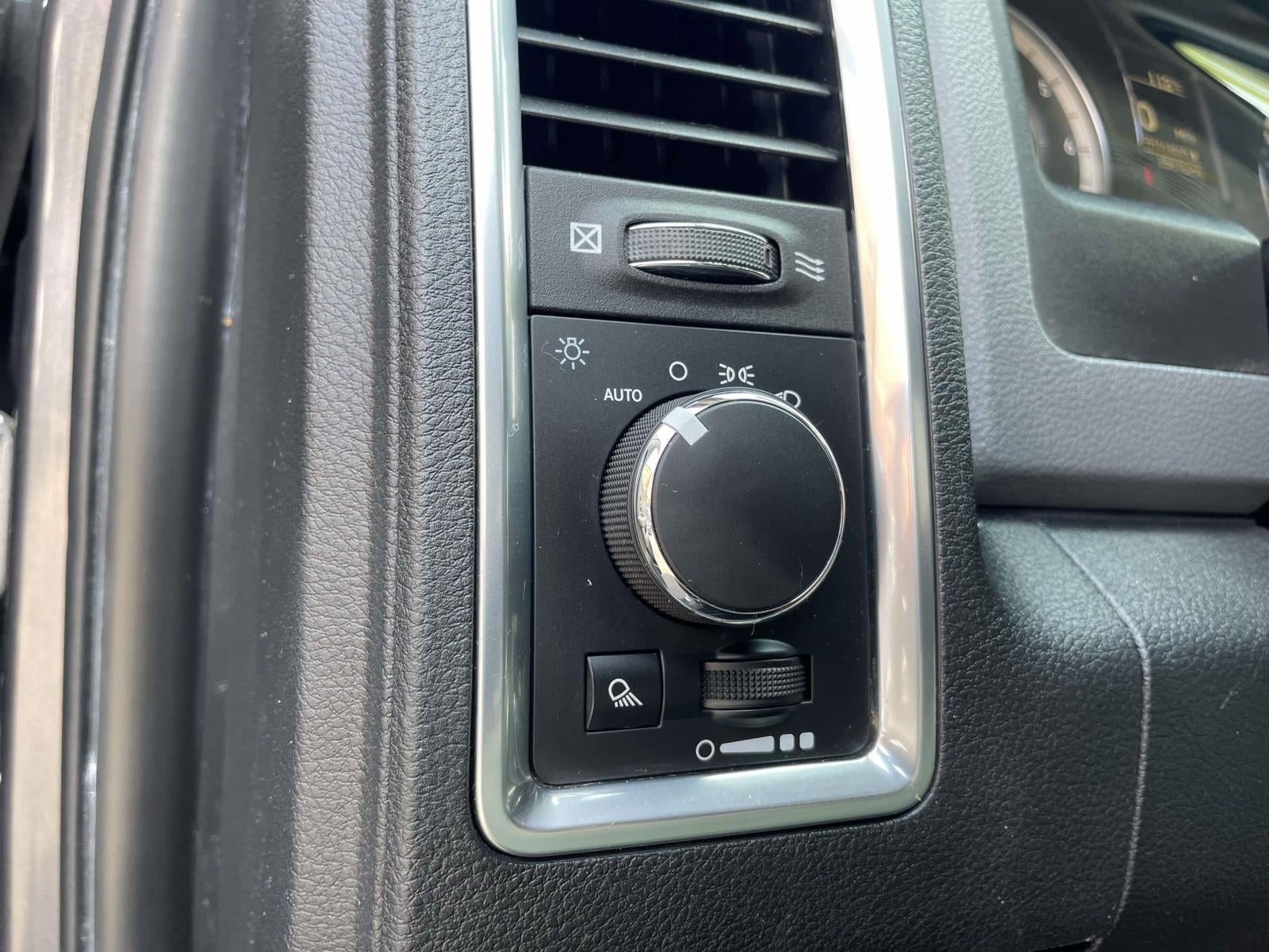 2018 RAM 1500 SLT