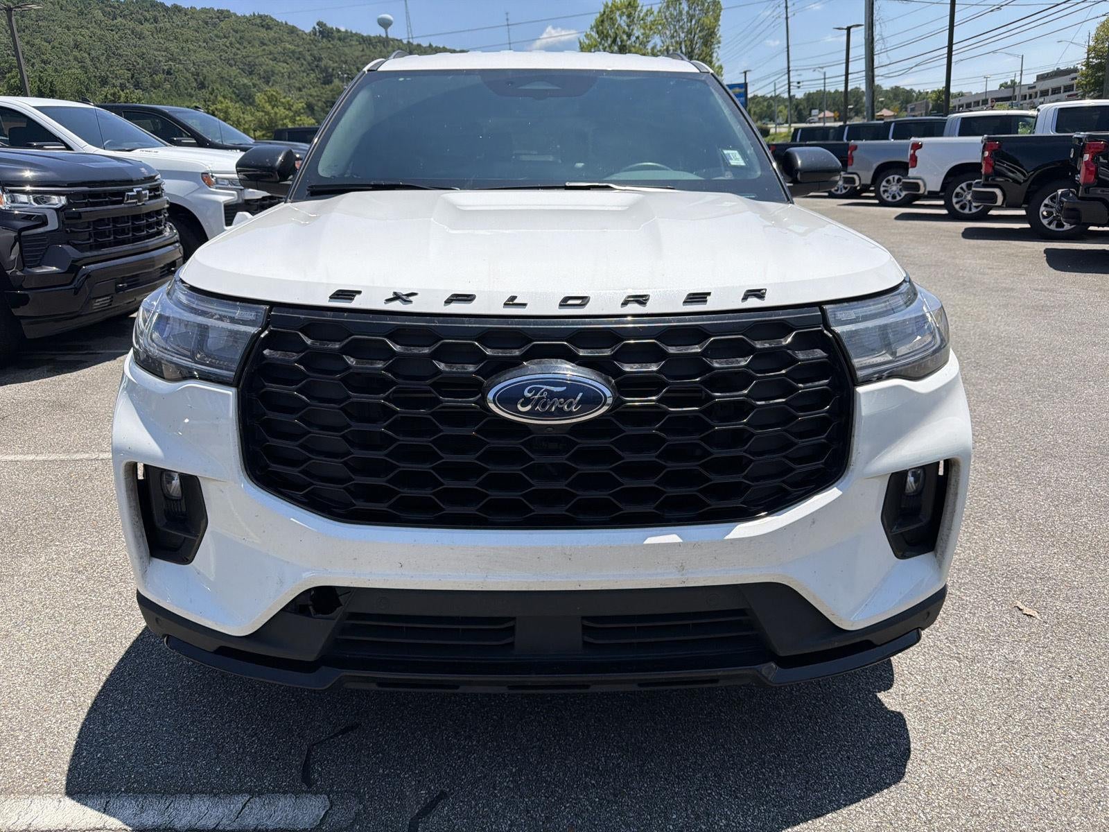 2025 Ford Explorer ST-Line