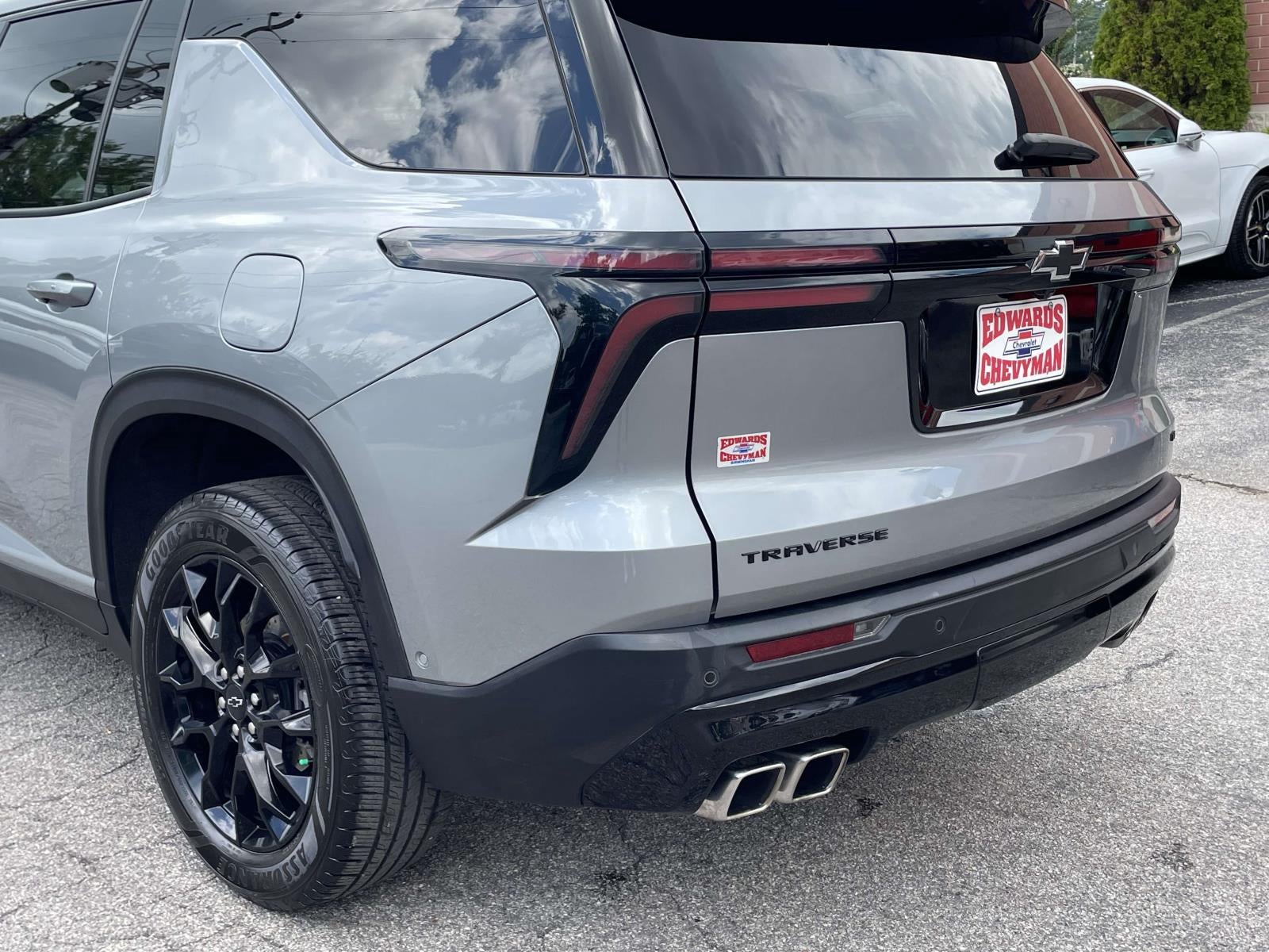 2024 Chevrolet Traverse LT