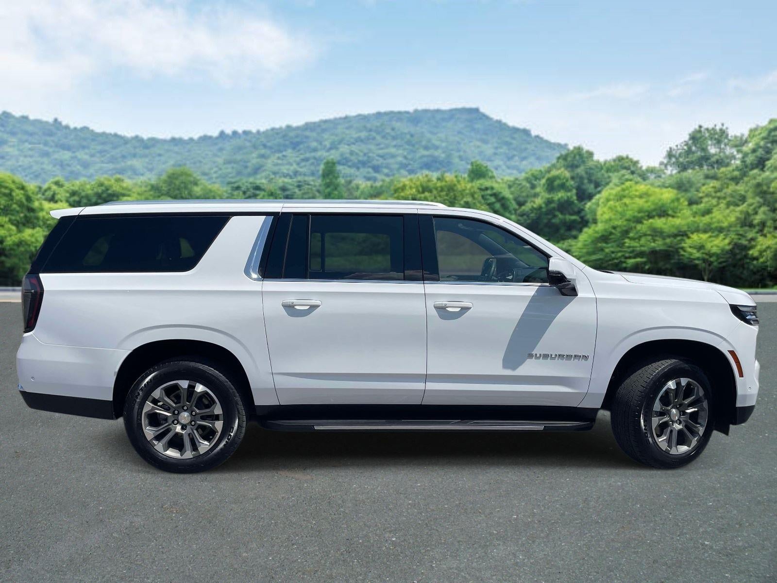 2025 Chevrolet Suburban LT