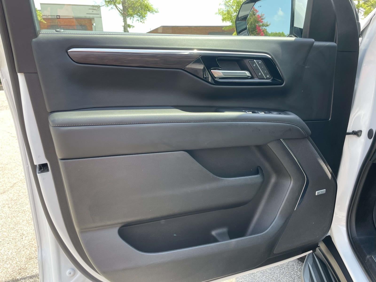 2025 Chevrolet Suburban LT