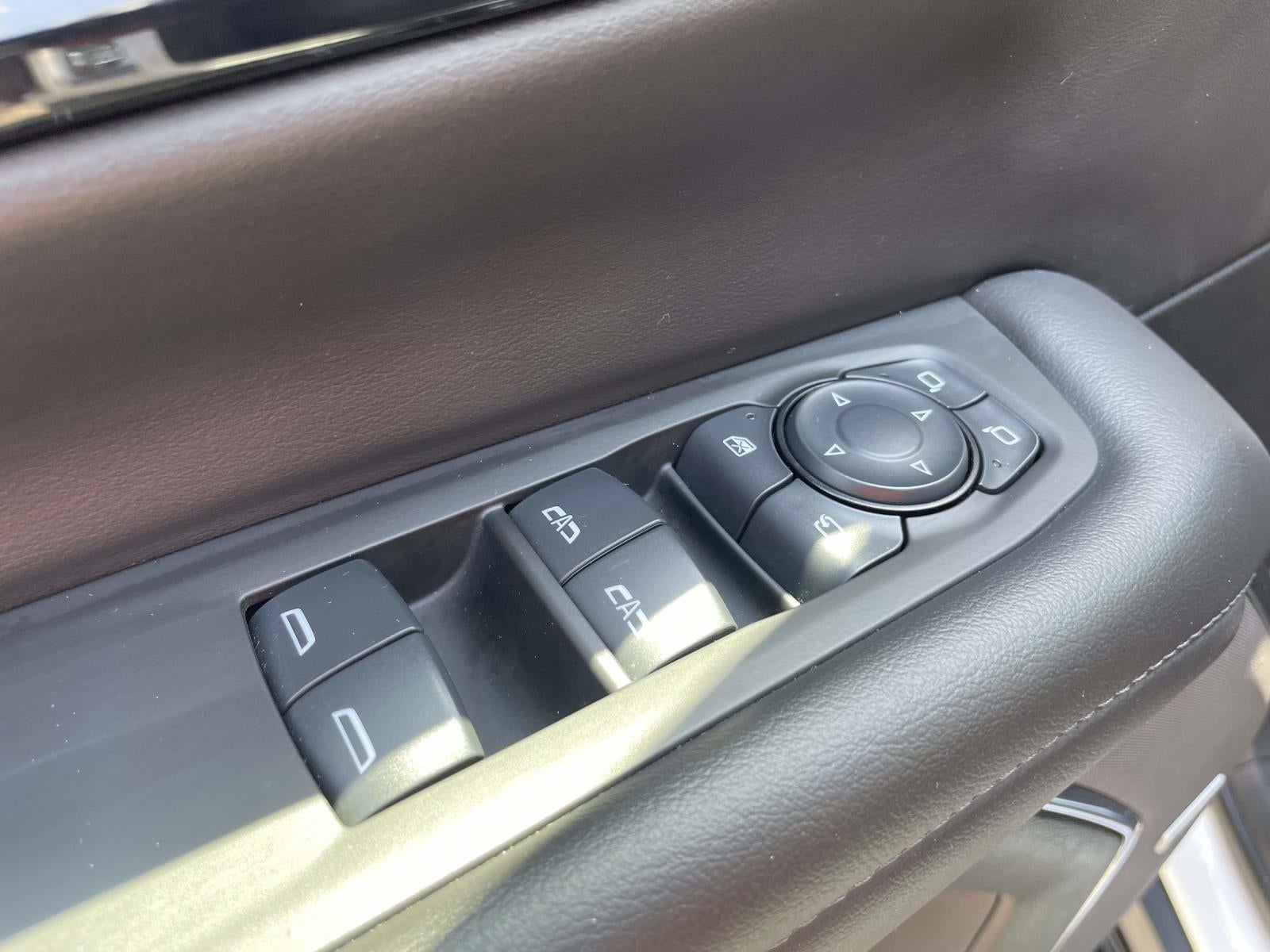 2025 Chevrolet Suburban LT