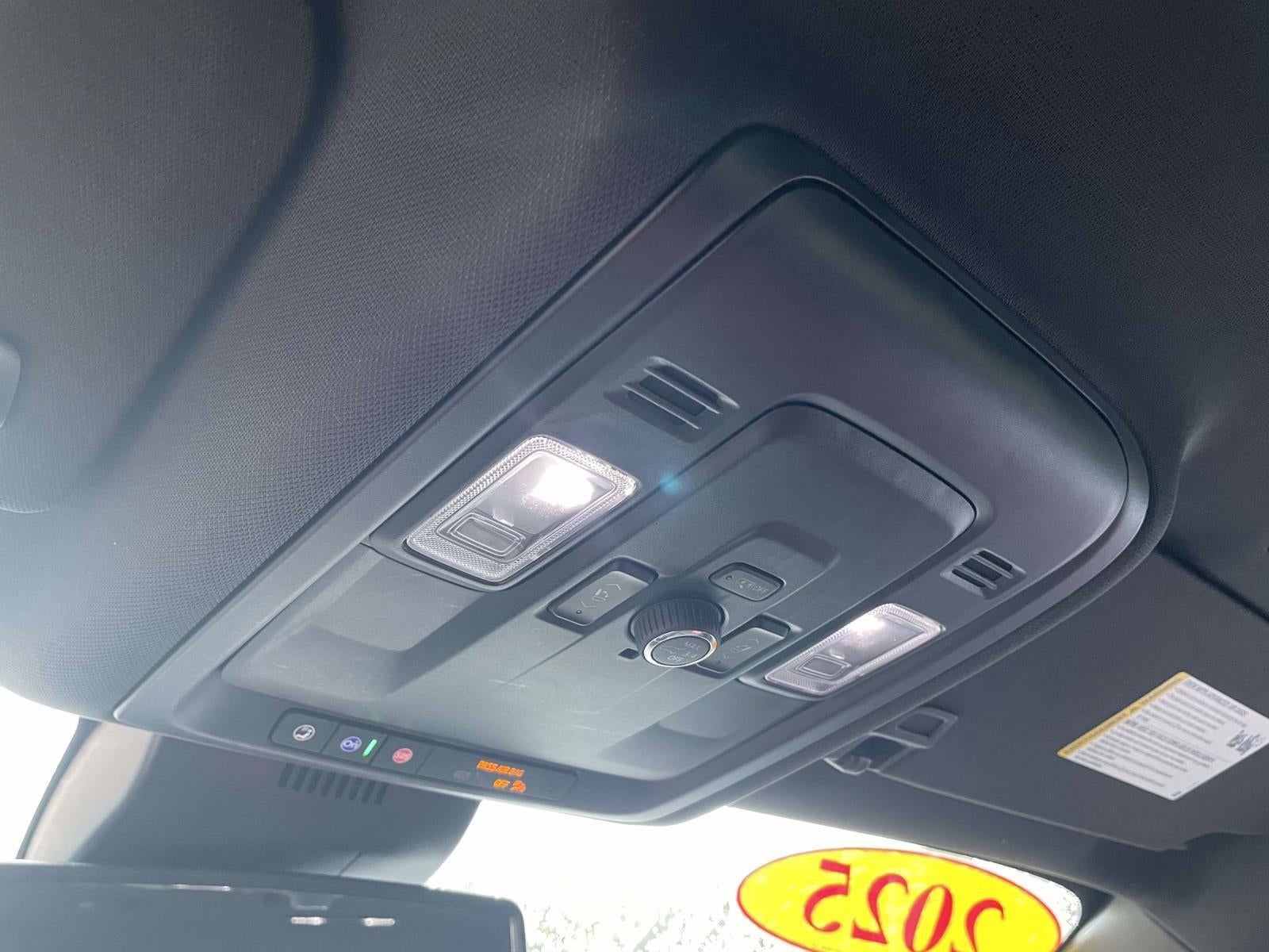 2025 Chevrolet Suburban LT