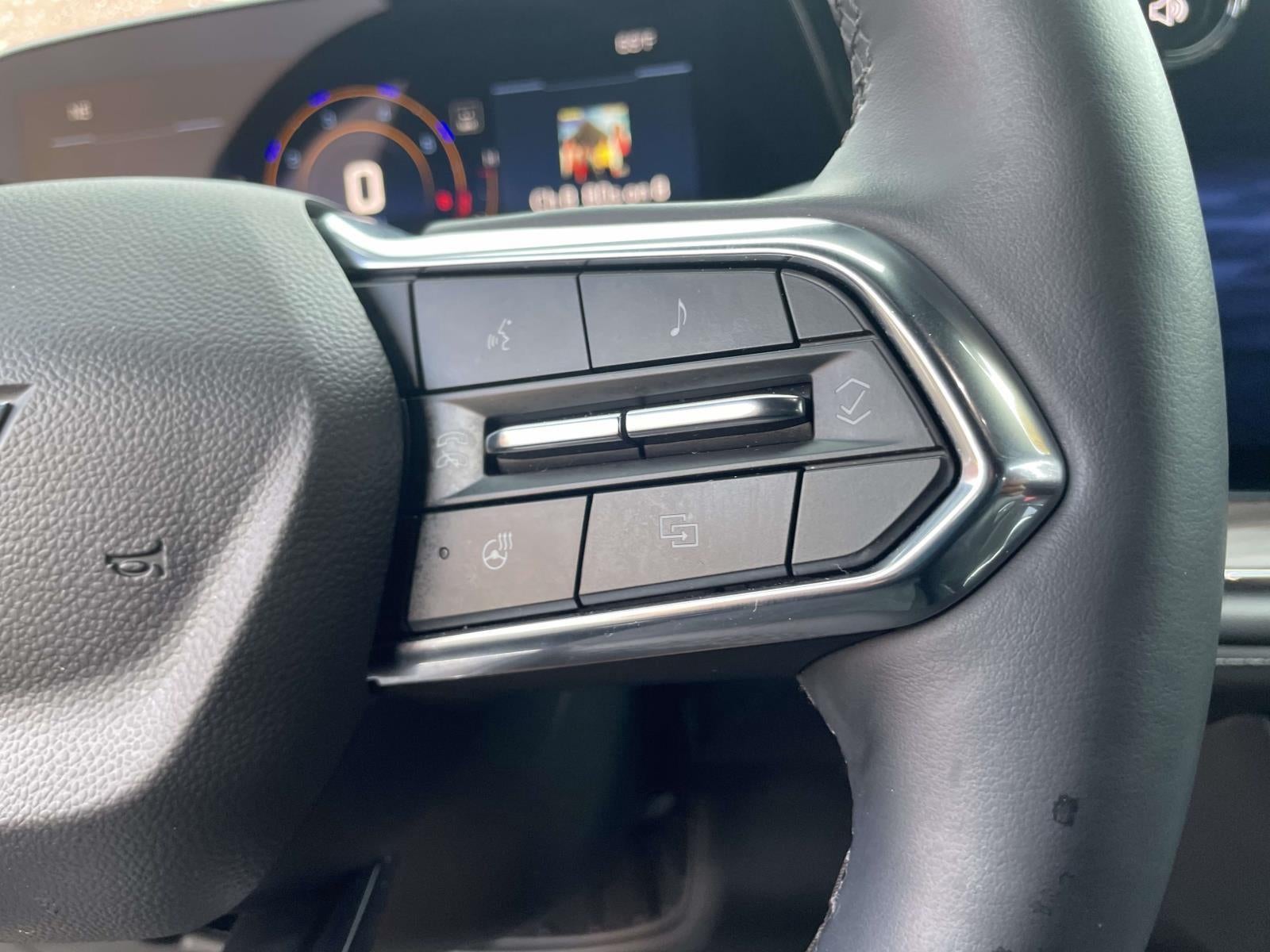 2025 Chevrolet Suburban LT