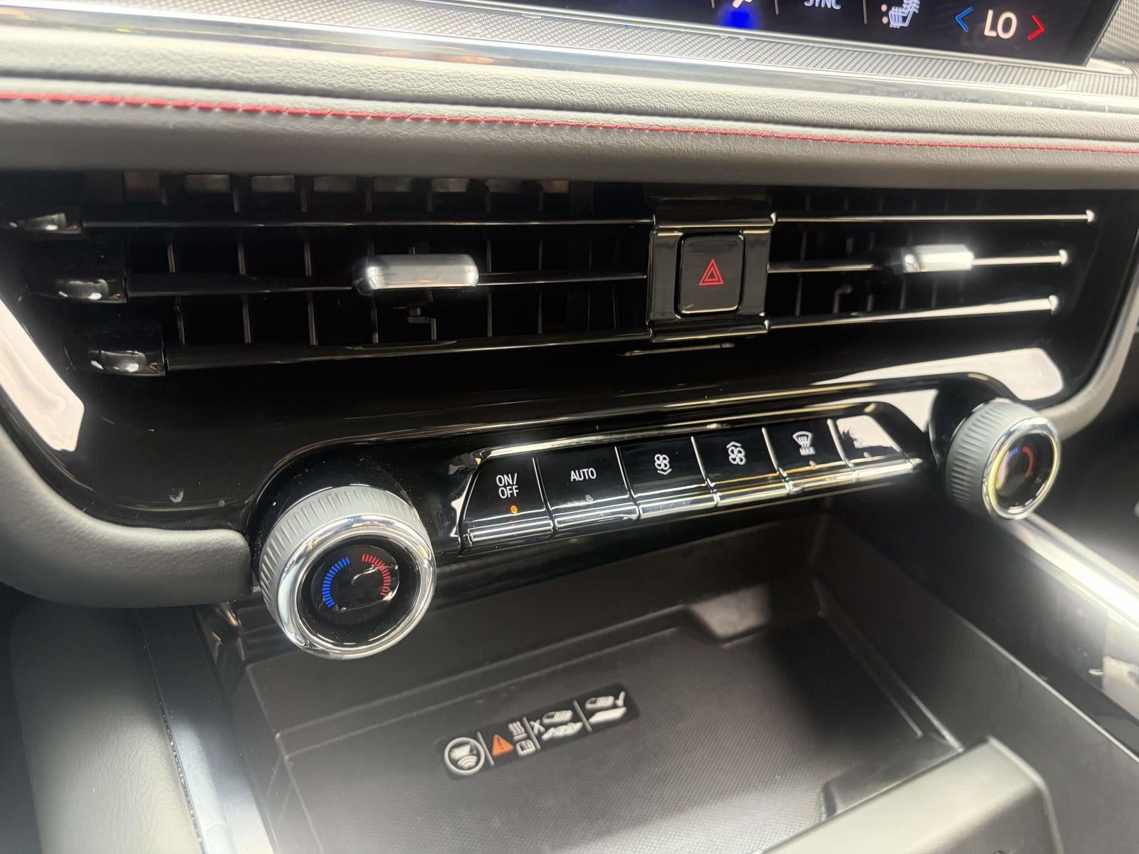 2025 Chevrolet Suburban RST