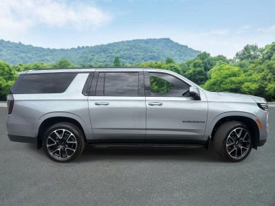 2025 Chevrolet Suburban RST