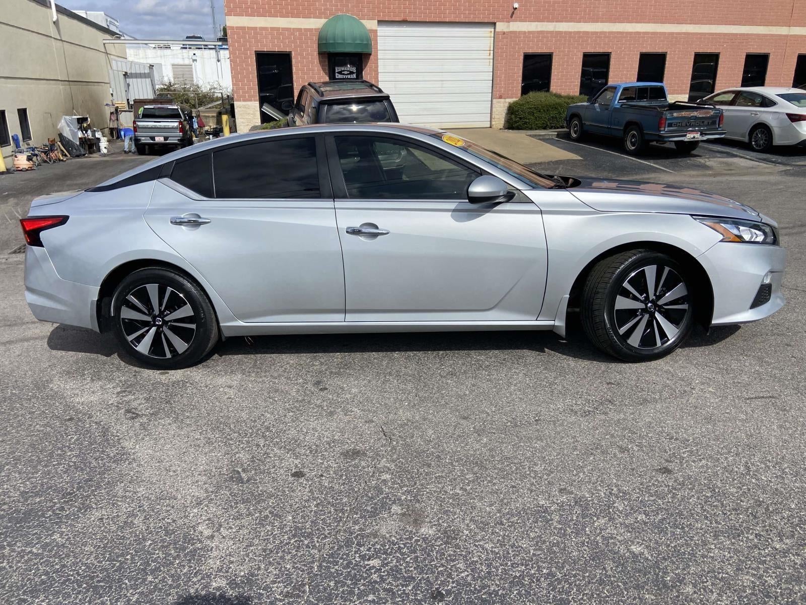 2022 Nissan Altima 2.5 SV