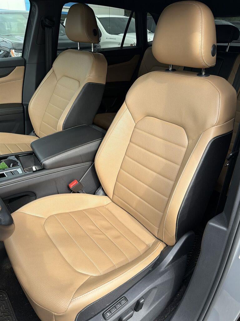 2024 Volkswagen Atlas Cross Sport 2.0T SEL R-Line