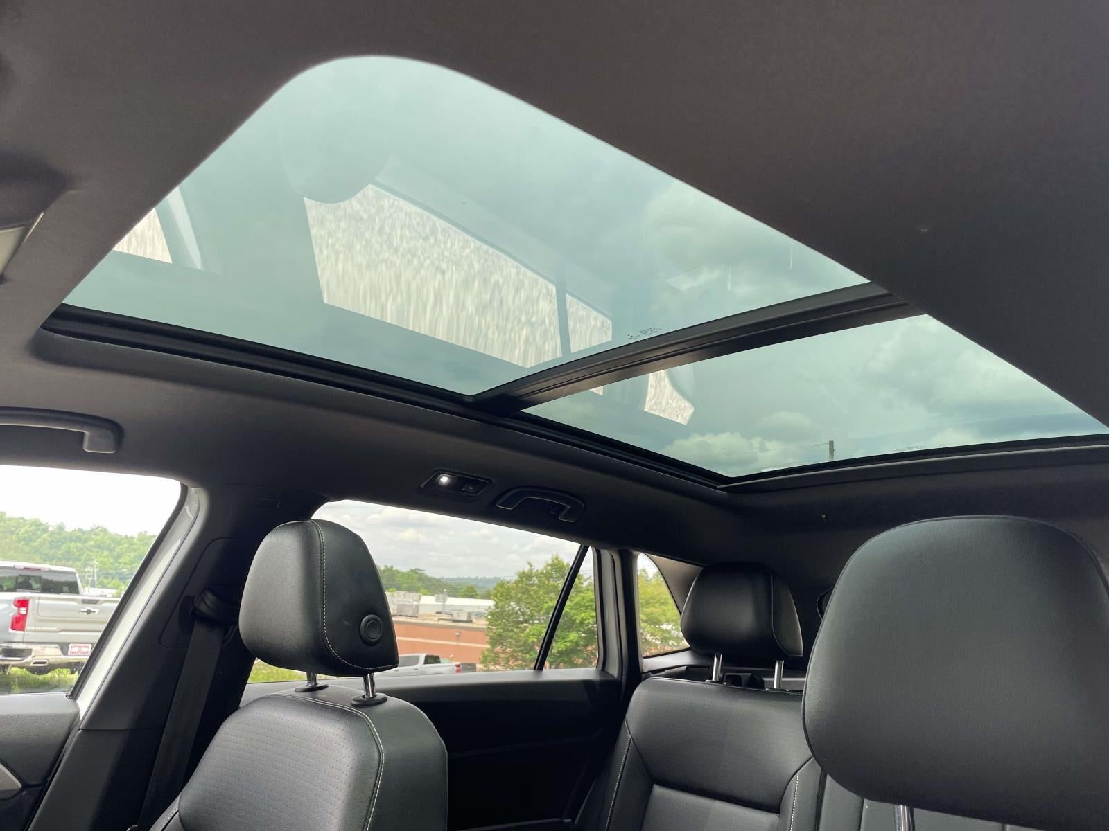 2020 Volkswagen Atlas Cross Sport 3.6L V6 SEL R-Line