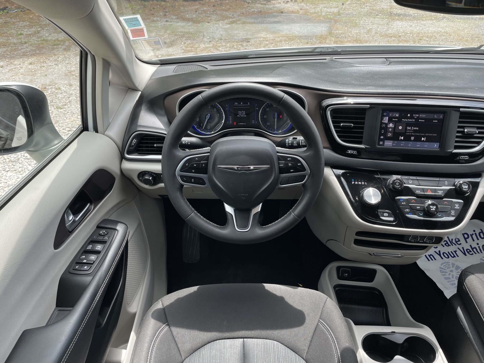 2023 Chrysler Voyager LX