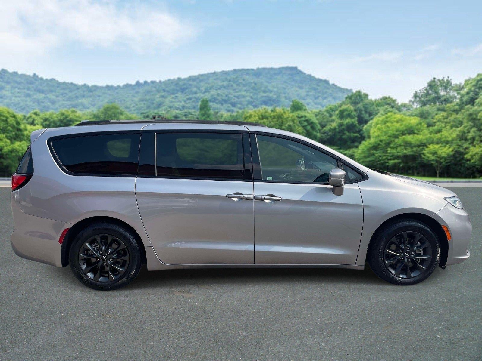 2021 Chrysler Pacifica Touring
