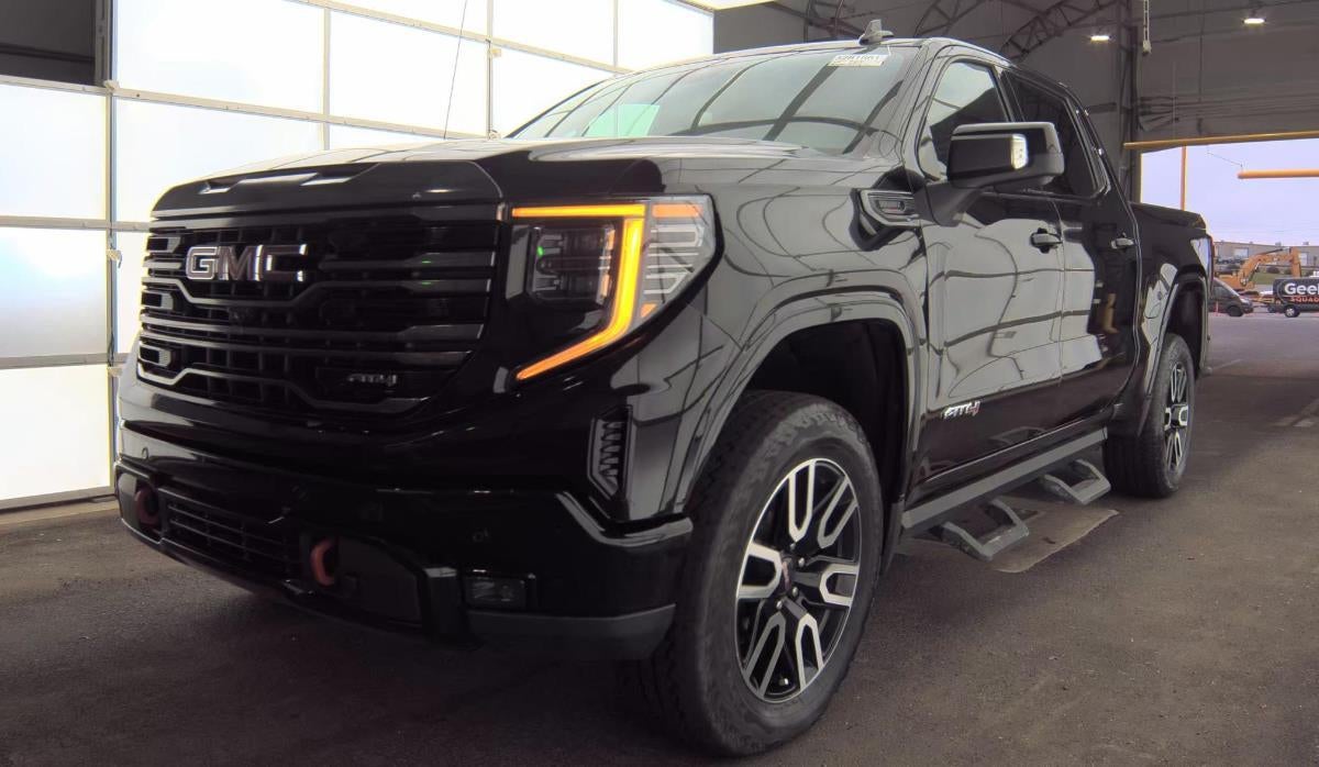 2023 GMC Sierra 1500 AT4