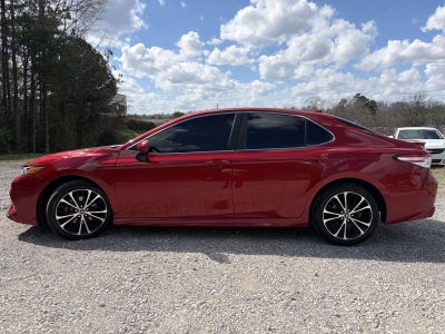 2020 Toyota Camry SE