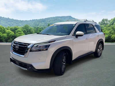 2022 Nissan Pathfinder SL