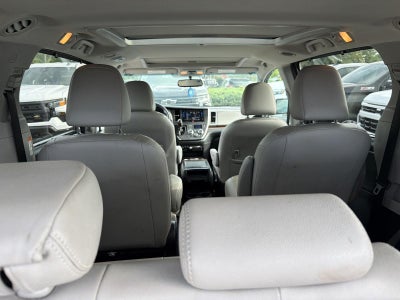 2017 Toyota Sienna XLE
