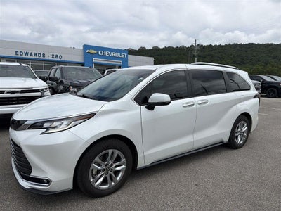 2023 Toyota Sienna Limited