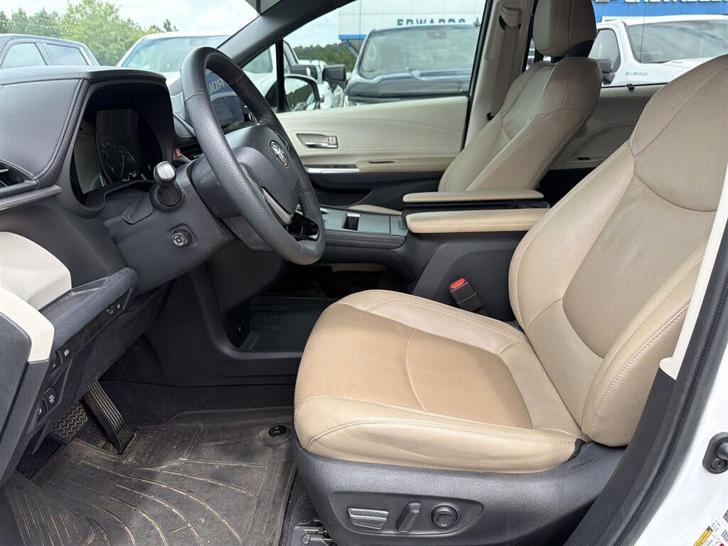 2023 Toyota Sienna Limited