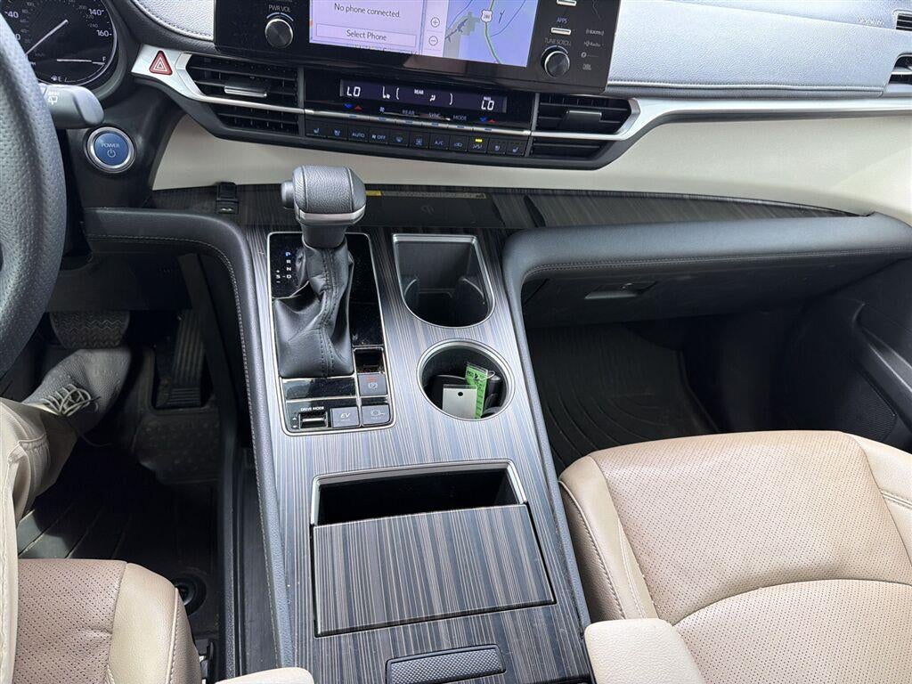 2023 Toyota Sienna Limited