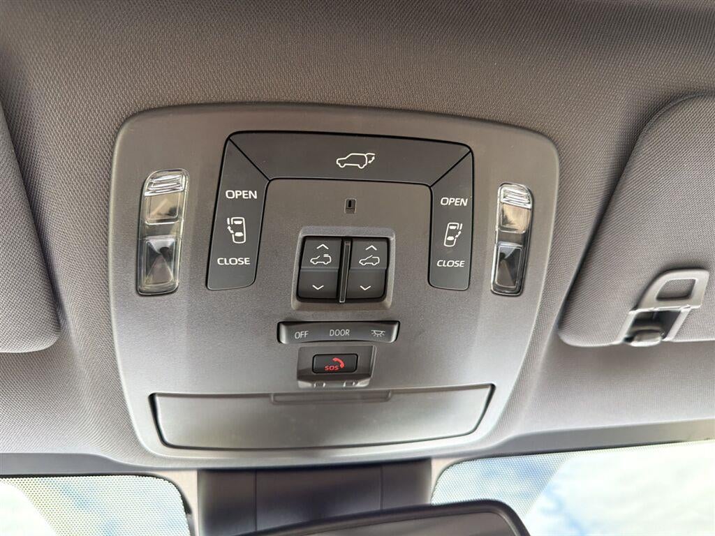 2023 Toyota Sienna Limited