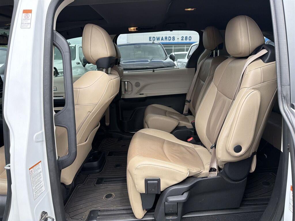 2023 Toyota Sienna Limited