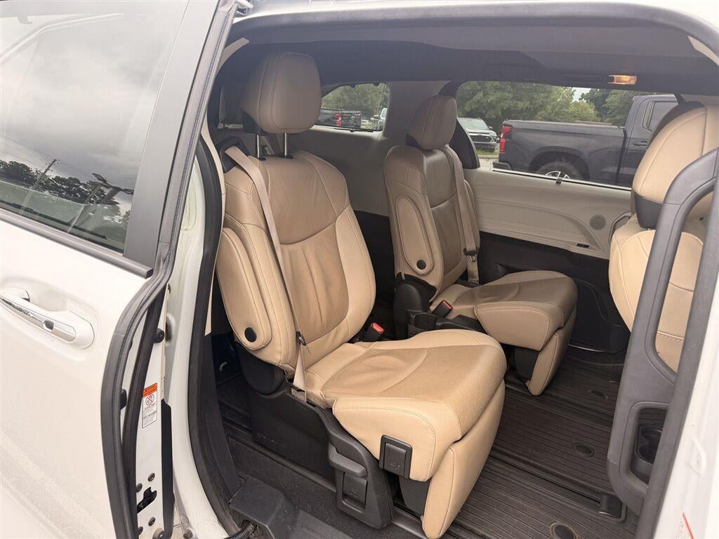 2023 Toyota Sienna Limited