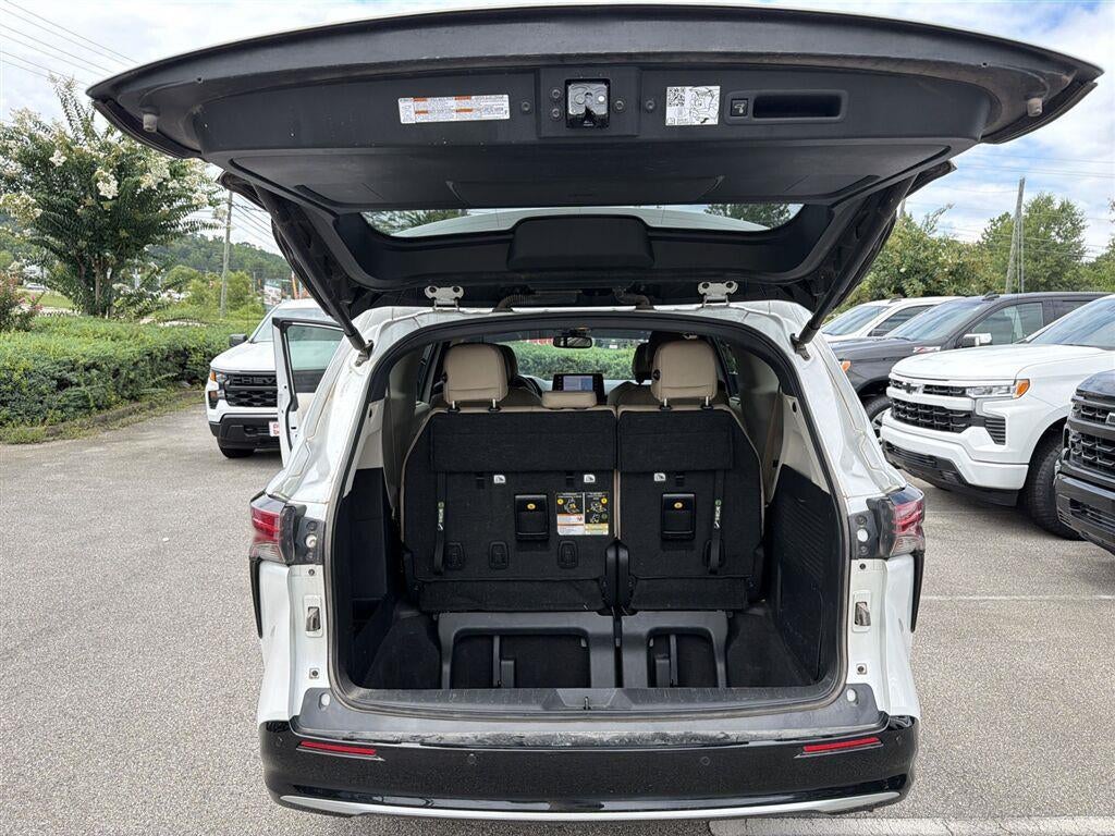 2023 Toyota Sienna Limited