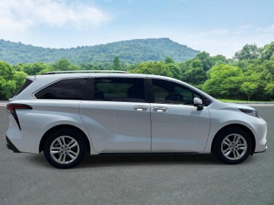 2023 Toyota Sienna Limited