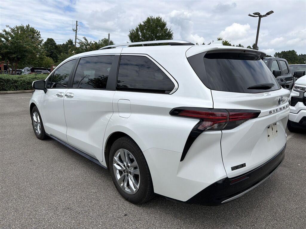 2023 Toyota Sienna Limited