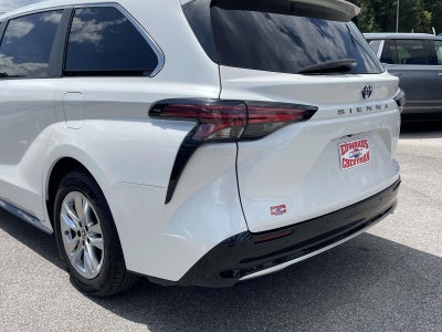 2023 Toyota Sienna Limited