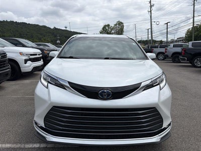 2023 Toyota Sienna Limited