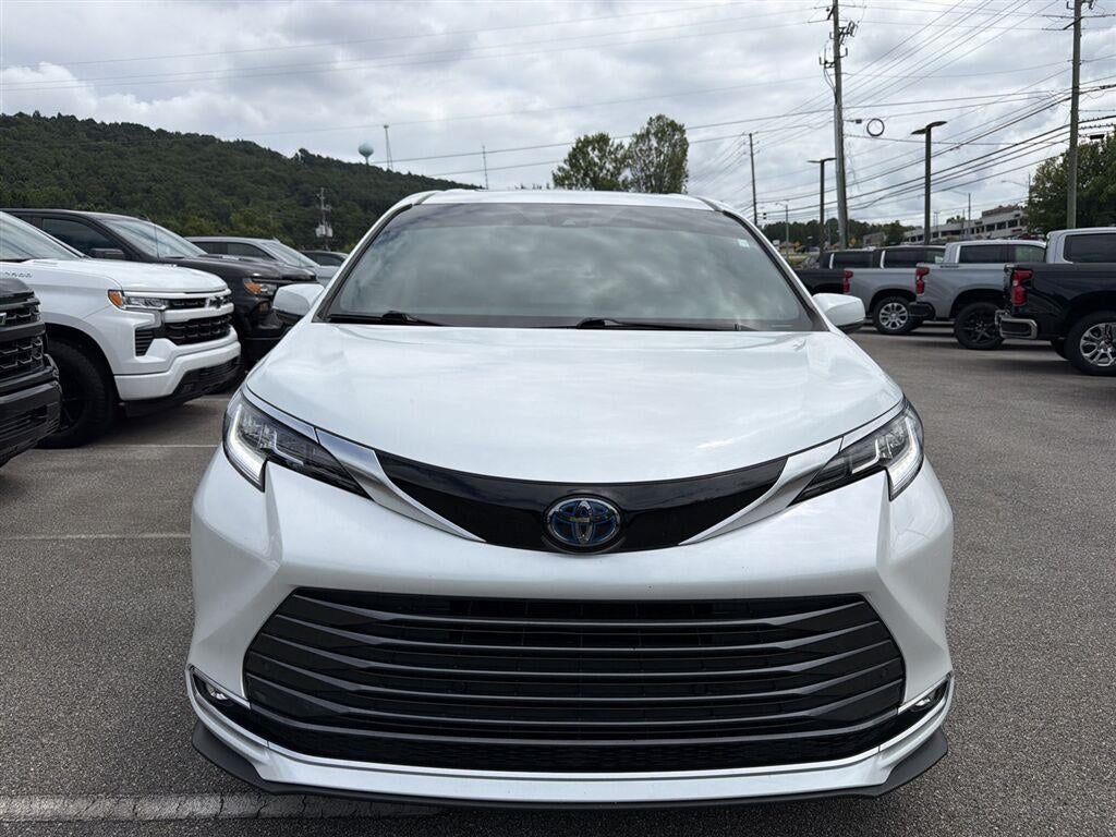 2023 Toyota Sienna Limited