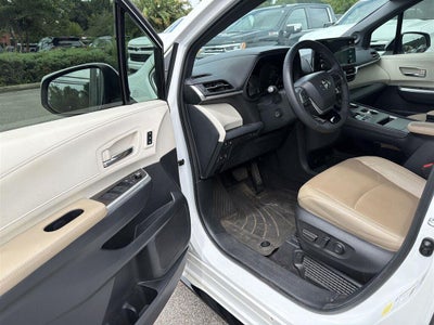 2023 Toyota Sienna Limited