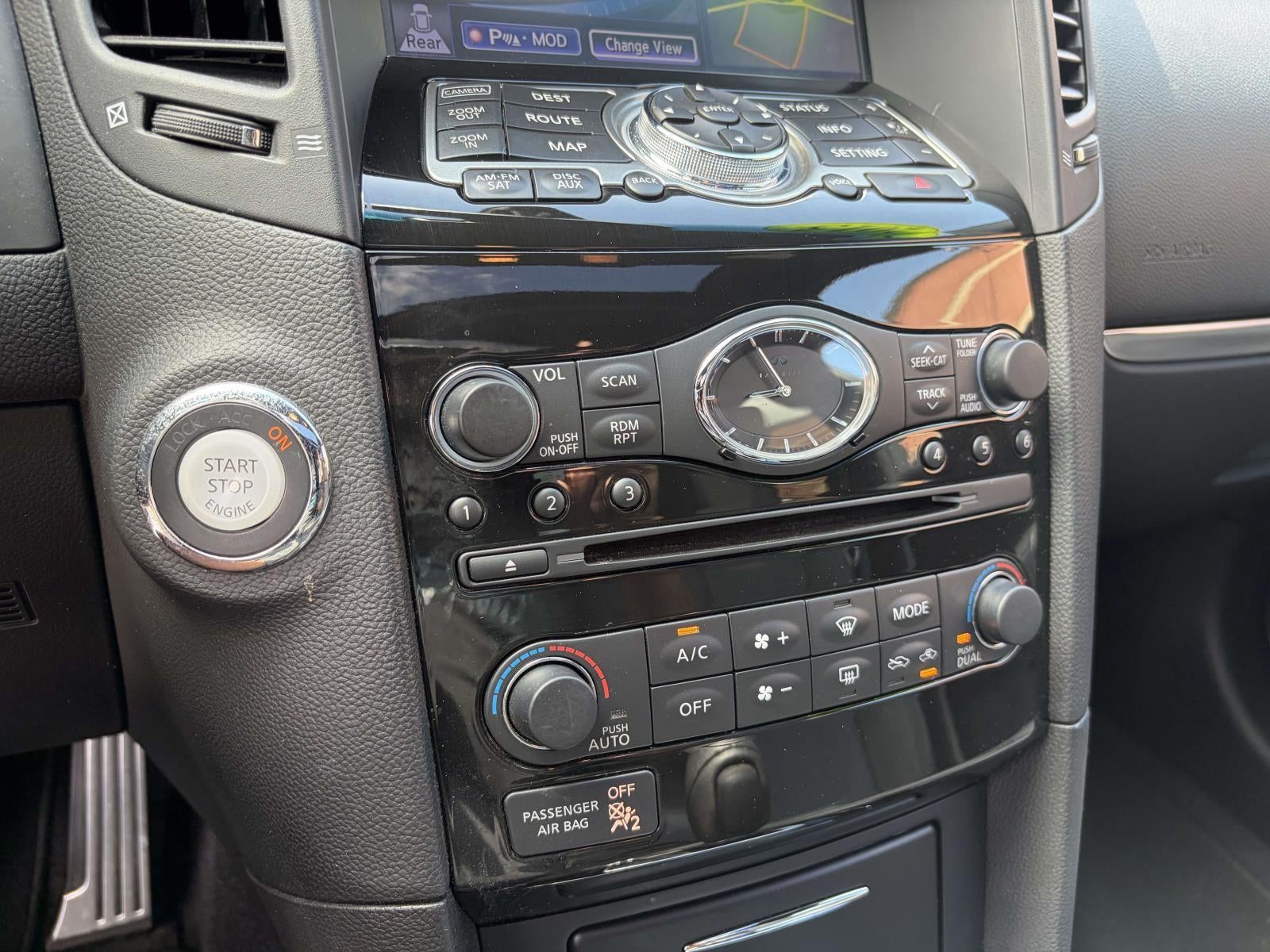 2015 INFINITI QX70 Base