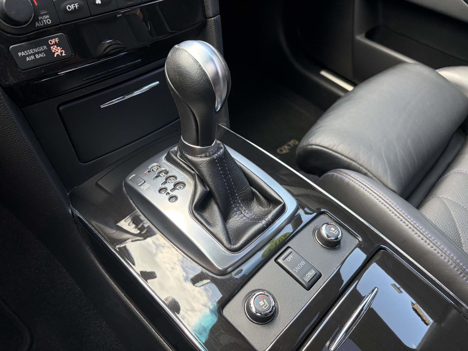 2015 INFINITI QX70 Base