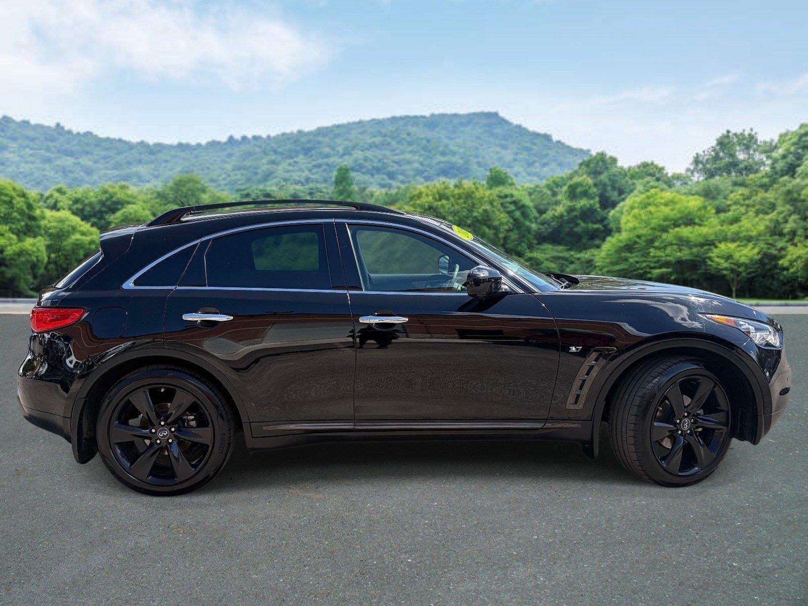 2015 INFINITI QX70 Base